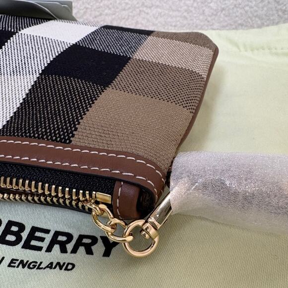 Burberry Black and Cream Checkered wristlet - Picture 6 of 6